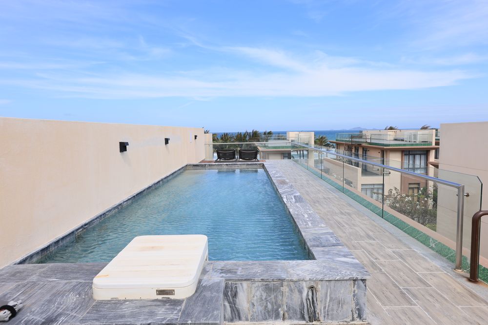 Rooftop pool with sea view